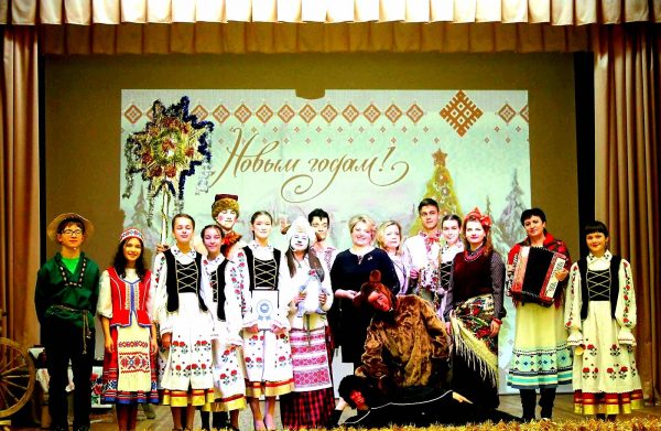 Ученики Острошицко-Городокской средней школы привезли подарки постояльцам ГУ «Дом-интернат для пенсионеров и инвалидов»